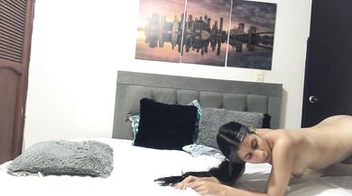 Hot lesbian couple fucking in a motel room