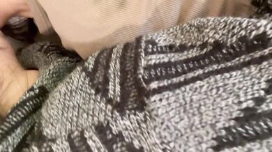My straight friend was dying to touch me, we rub our pussies