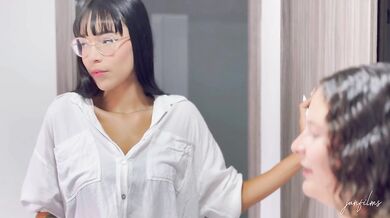 REAL ESTATE AGENT! He eats her pussy until he squirts it secretly from his girlfriend