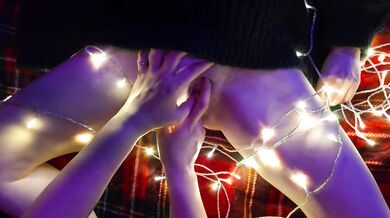 Cozy Christmas Eve fun for sweet Daisy | gentle lesbians
