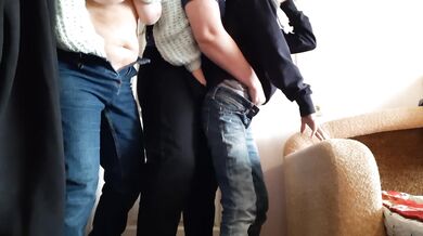 Quick Hot Homemade Lesbian Mutual Masturbation Threesome - IkaSmokS