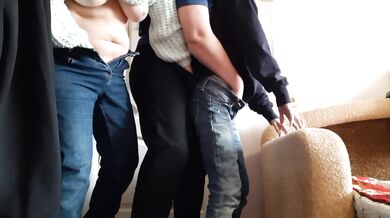 Quick Hot Homemade Lesbian Mutual Masturbation Threesome - IkaSmokS
