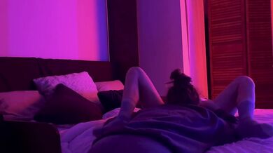 Real Lesbian Couple: Fucks, Eats Pussy and Strap On