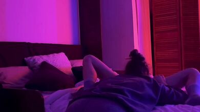 Real Lesbian Couple: Fucks, Eats Pussy and Strap On