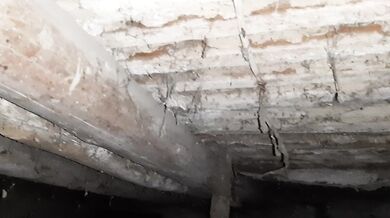 A stranger girl hotly licked my pussy in an abandoned house - Lesbian_illusion