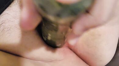 Fucking my tight pussy with zucchini