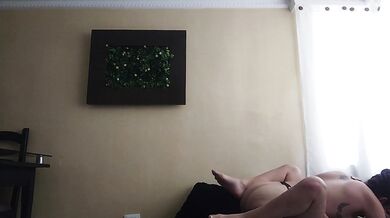 I penetrate my girlfriend's pussy and she has an orgasm