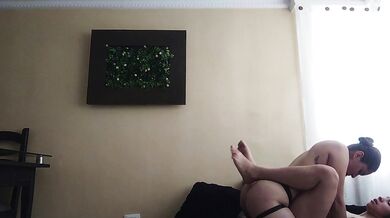 I penetrate my girlfriend's pussy and she has an orgasm