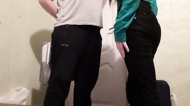 I gave my girlfriend a gift and she thanked me with an orgasm - IkaSmokS