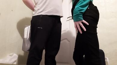 I gave my girlfriend a gift and she thanked me with an orgasm - IkaSmokS