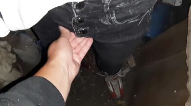 I jerked off my trainer's hairy pussy during a roller skating session - IkaSmokS