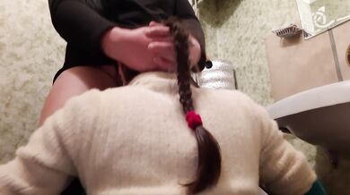 Quick lesbian sex in the toilet - Lesbian_illusion