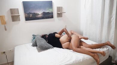 a delicious lesbian sex in the early morning