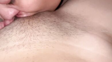 I masturbated with my girlfriend's rich tits, and I end up sucking myself deliciously. Lesbian