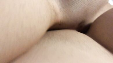 Look closely at this scissoring