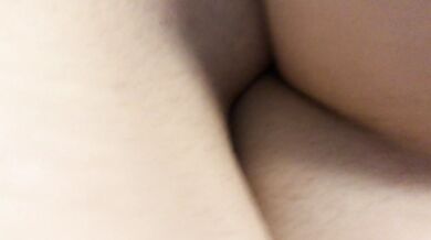 Look closely at this scissoring