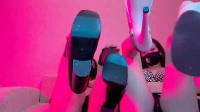 Decided to play with you. FootFetish, joi,Femdom