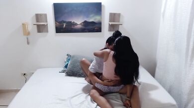 I have sex with my girlfriend and we scissor