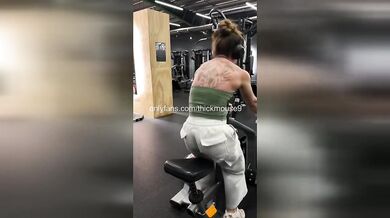 Gym Yoga Mishap: 18yo Hairy Pussy Explodes IG Live