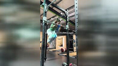 Gym Yoga Mishap: 18yo Hairy Pussy Explodes IG Live
