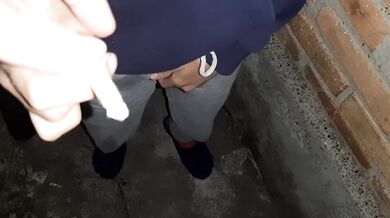 We smoke and masturbates at the same time (smoking fetish, orgasm in clothes, public masturbation)