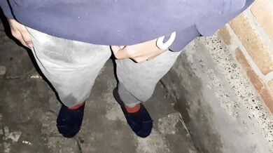 We smoke and masturbates at the same time (smoking fetish, orgasm in clothes, public masturbation)