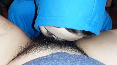 First Date Stranger Eats My Hairy Pussy Passionately - Lesbian_illusion