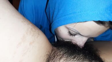 First Date Stranger Eats My Hairy Pussy Passionately - Lesbian_illusion