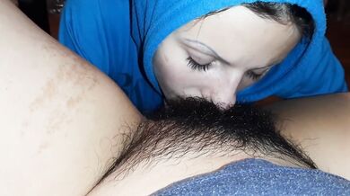 First Date Stranger Eats My Hairy Pussy Passionately - Lesbian_illusion