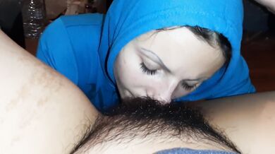 First Date Stranger Eats My Hairy Pussy Passionately - Lesbian_illusion