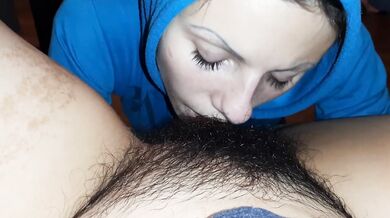 First Date Stranger Eats My Hairy Pussy Passionately - Lesbian_illusion
