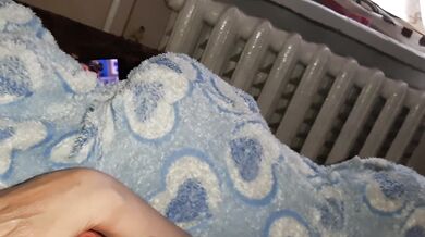 While my roommate is watching a movie, I bring my girlfriend to orgasm - IkaSmokS