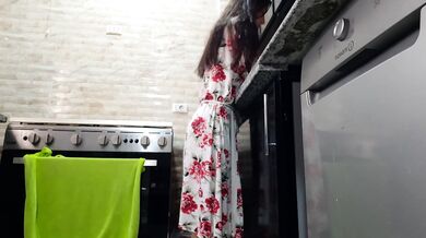 I fucked my stepsister in the kitchen while she was washing the dishes - Lesbian_illusion