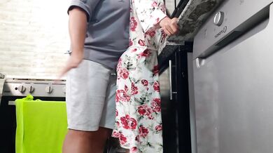 I fucked my stepsister in the kitchen while she was washing the dishes - Lesbian_illusion
