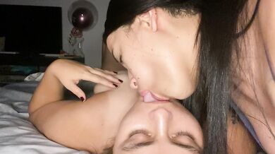 lesbian sucks me deep my huge tongue