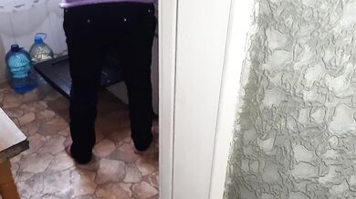 While my stepmom was cooking in the kitchen, my girlfriend and I were masturbating - IkaSmokS