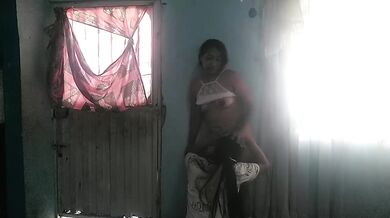 I seduce the neighbor to fuck her very rich