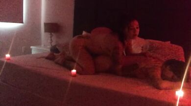 I give a woman a sexy late night cum massage