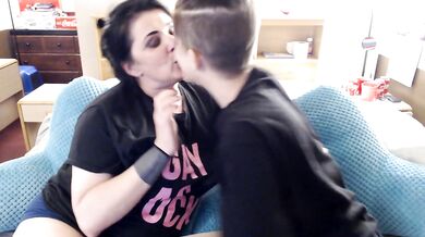 Hot Lesbian Makeout French Kissing Real Couple Deep French Kiss