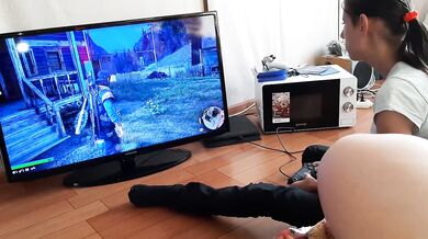 While my neighbor is busy playing Days Gone I masturbate and fuck my pussy - Lesbian_illusion