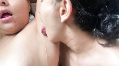 Exploring our armpits with tongue and passion: an unexpected pleasure