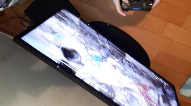 My girlfriend plays mortal kombat and licks my pussy at the same time - IkaSmokS