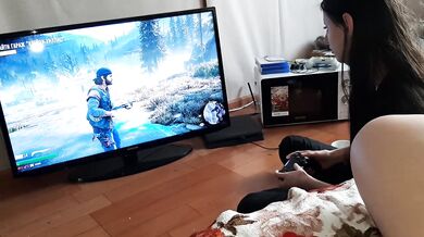 My neighbor was so into the game Days Gone she didn't notice me fucking myself - Lesbian_Illusion