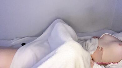 Morning surprise with passionate pussy licking ended with hard orgasm