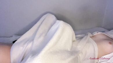 Morning surprise with passionate pussy licking ended with hard orgasm
