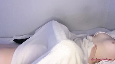 Morning surprise with passionate pussy licking ended with hard orgasm