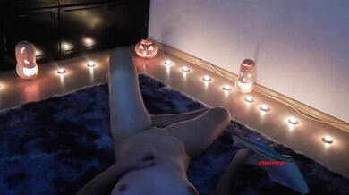 Scissor tribbing pose , Homemade lesbian porn amateurs