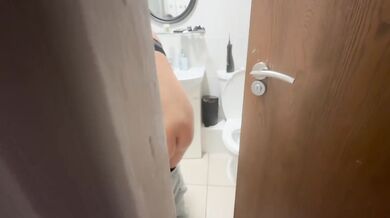 Spying on my hot friend in the shower.. (more on OF @girlsonfilm333)