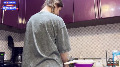 The flatmate-girl doesn't mind periodic fucking in the kitchen and get cum in her mouth and pigtails