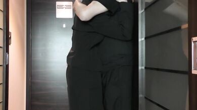 フェラ好き変態熟女の仁王立ち濃厚イラマチオ